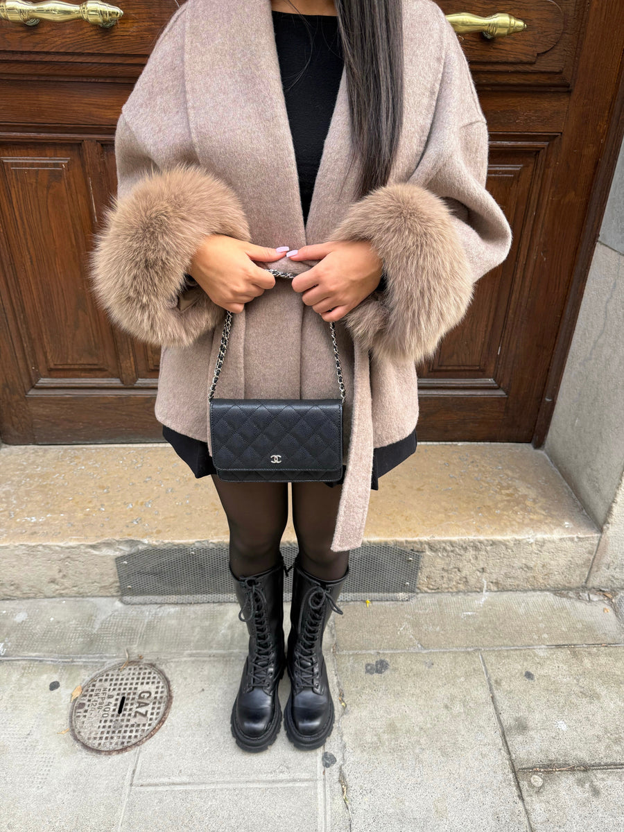 Leonora | Elegant Belted Winter Coat with Faux-Fur Accents for Women