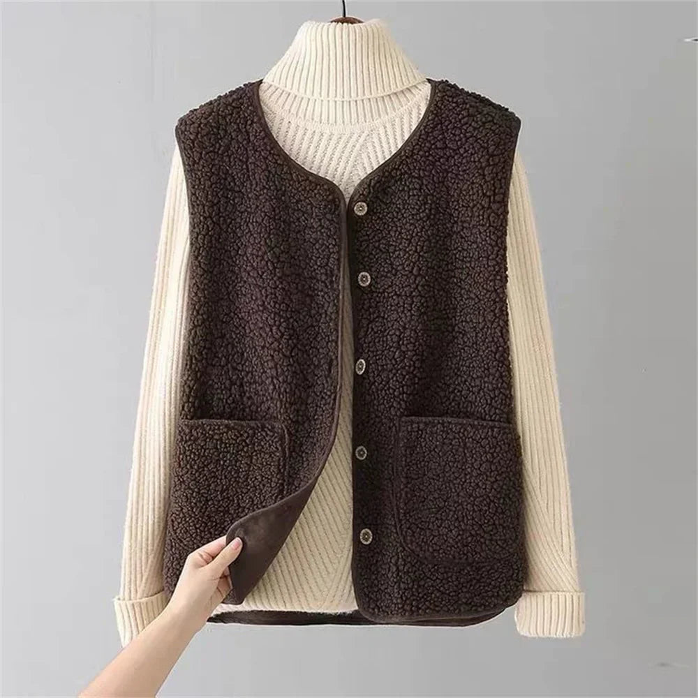 Faye | Luxe Button-Up Fleece Vest with Side Pockets for Women