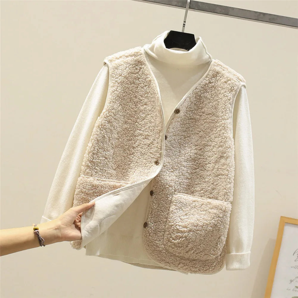 Faye | Luxe Button-Up Fleece Vest with Side Pockets for Women