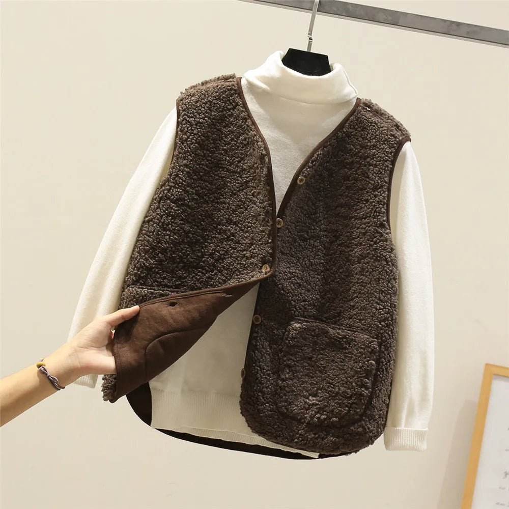 Faye | Luxe Button-Up Fleece Vest with Side Pockets for Women